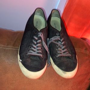 Seavees vintage tennis shoe.  Gently used,  Mens size 11